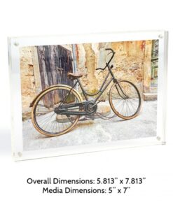 Custom Acrylic Magnetic Photo Frame — 5 × 7 in — detail example